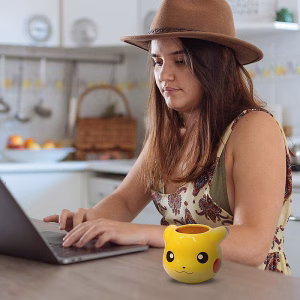 Pokémon Taza Pikachu Cerámica Amarilla Esculpida en 3D - Imagen 4